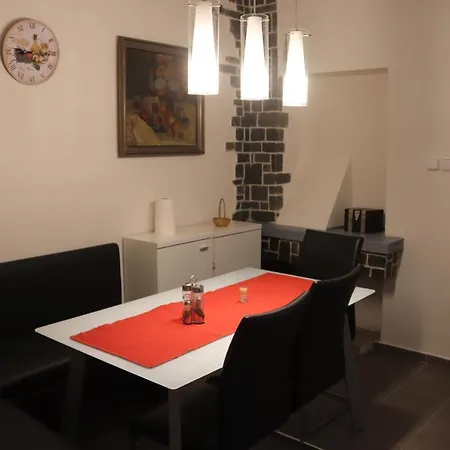 Apartment 825