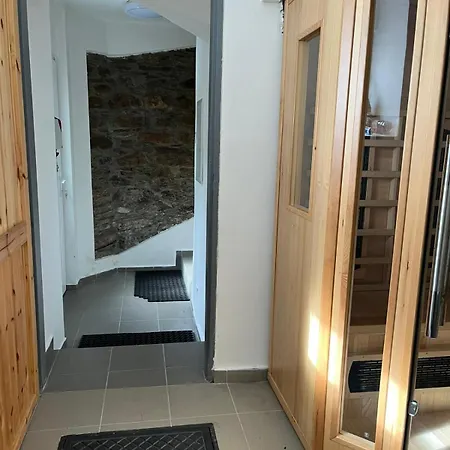 825 Apartman *