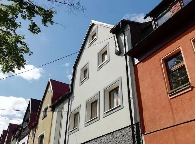 825 Apartman *