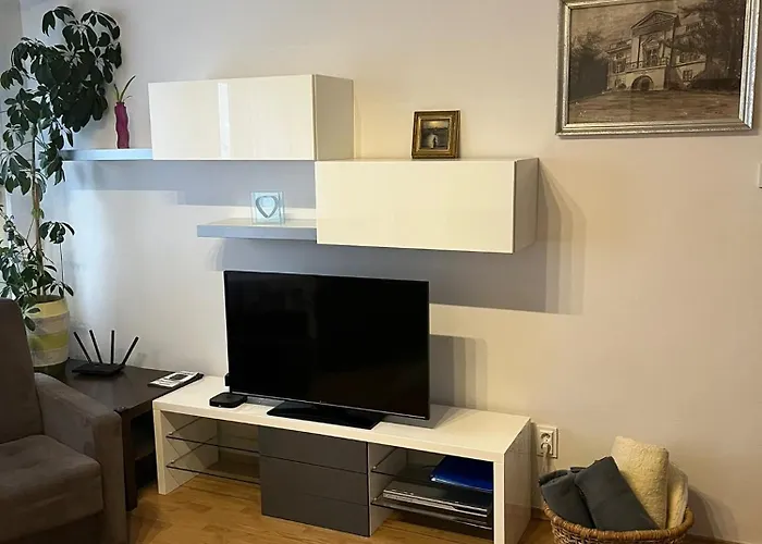 Apartman 825 *